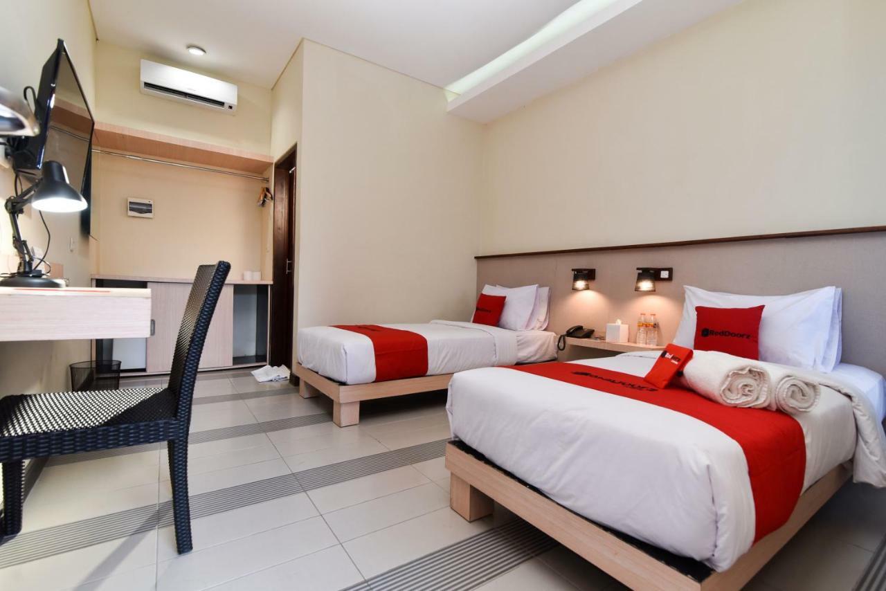 Reddoorz Near Legian Street Hotel Kuta Lombok Eksteriør billede